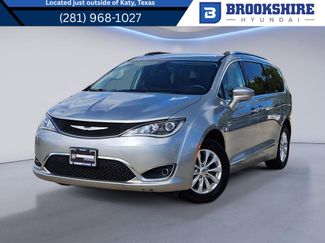 Used 2018 Chrysler Pacifica Touring-L FWD video 1