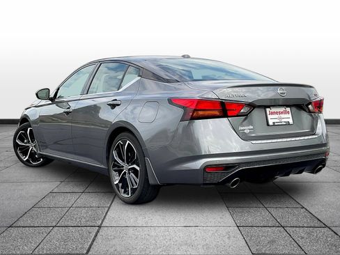 Used 2023 Nissan Altima 2.5 SR w/ SR Premium Package FWD image 5