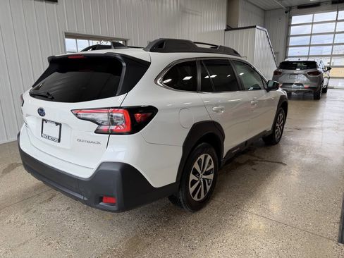 Used 2024 Subaru Outback Premium image 4