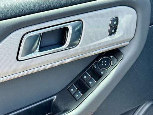 New 2026 Ford Explorer Active w/ Active Comfort Package RWD image 18