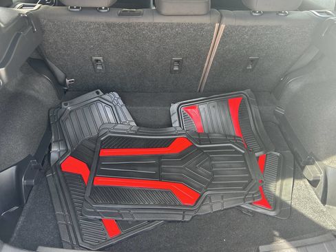 Used 2021 Nissan Rogue Sport S image 18