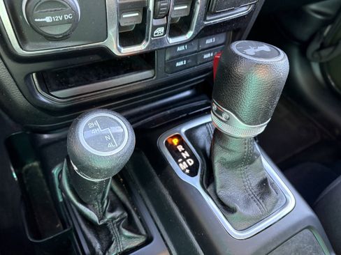 Used 2021 Jeep Wrangler Unlimited Sport image 19