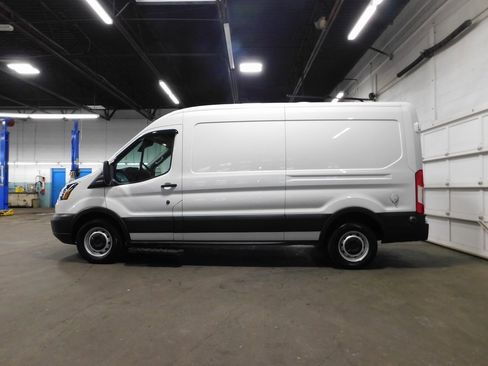Used 2019 Ford Transit 250 148 Medium Roof image 10