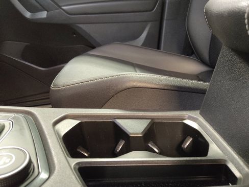 Used 2021 Volkswagen Tiguan SE R-Line image 26