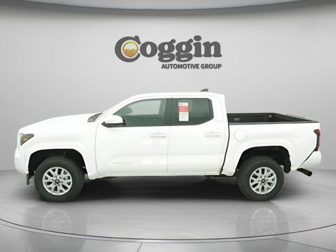 Used 2026 Toyota Tacoma SR5 RWD image 4