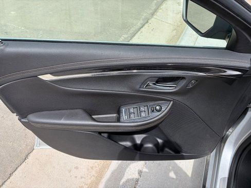 Used 2017 Chevrolet Impala Premier FWD image 10