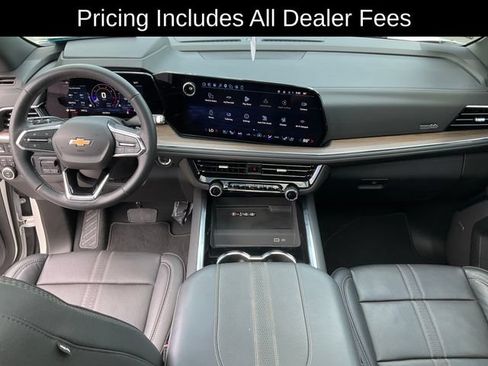 Used 2025 Chevrolet Suburban High Country AWD/4WD image 4
