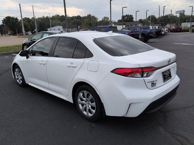 Certified 2025 Toyota Corolla LE FWD image 5