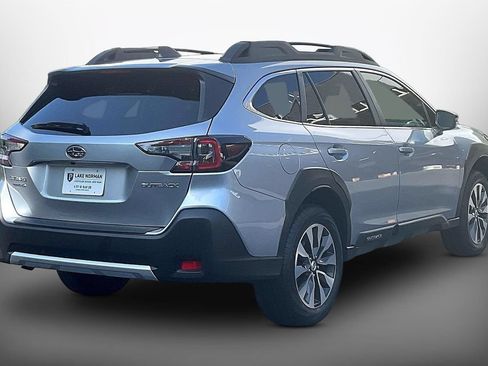 Used 2025 Subaru Outback Limited AWD/4WD image 8