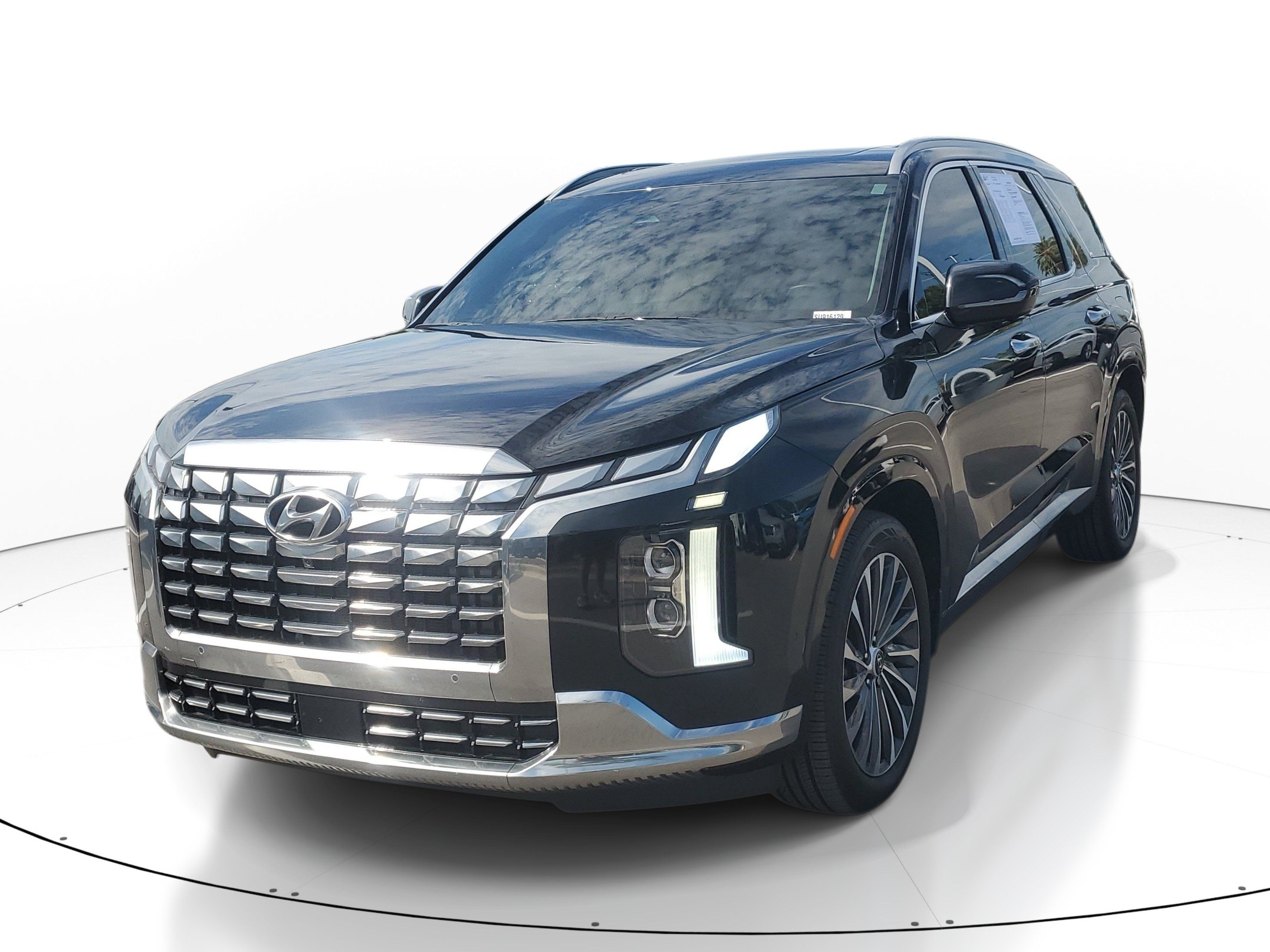 Used 2025 Hyundai Palisade Calligraphy FWD image 4