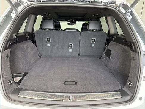 Used 2023 Jeep Grand Cherokee Overland w/ Adv Protech Group III image 31