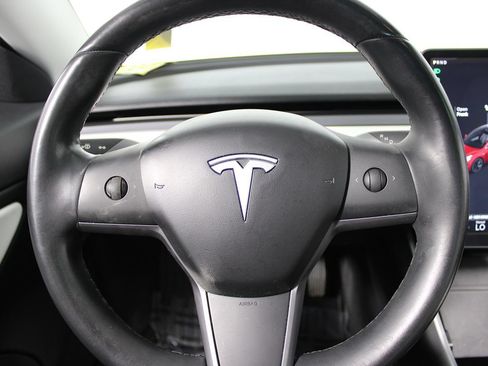 Used 2018 Tesla Model 3 Performance AWD/4WD image 17