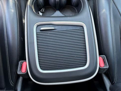 Used 2023 Chrysler Pacifica Touring-L FWD image 17