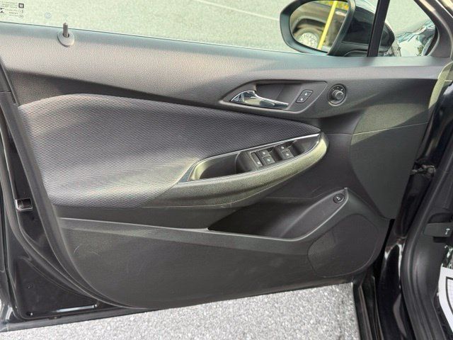 Used 2018 Chevrolet Cruze LT w/ Convenience Package FWD image 24