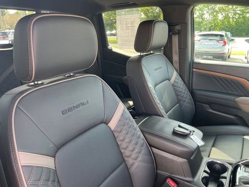 Used 2024 GMC Canyon Denali AWD/4WD image 35