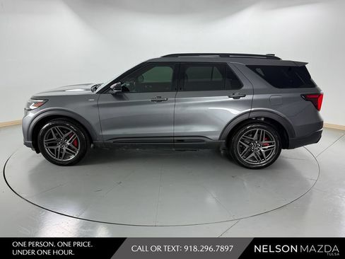 Used 2025 Ford Explorer ST-Line w/ Premium Package RWD image 9