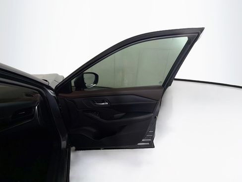 Used 2023 Nissan Rogue SV w/ SV Premium B Package FWD image 32