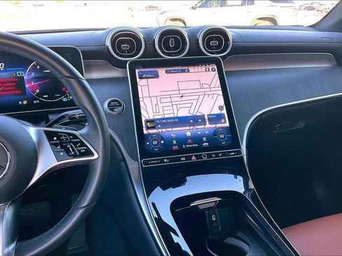 Used 2024 Mercedes-Benz GLC 300 GLC 300 image 9