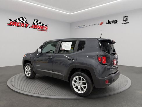 Used 2023 Jeep Renegade Latitude AWD/4WD image 6