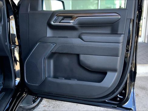 Used 2024 Chevrolet Silverado 1500 LT Trail Boss w/ LPO, Dark Essentials Package image 46