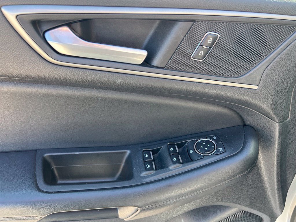 Used 2022 Ford Edge SEL AWD/4WD image 11