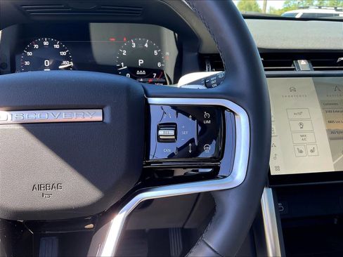 Used 2025 Land Rover Discovery Sport S image 20
