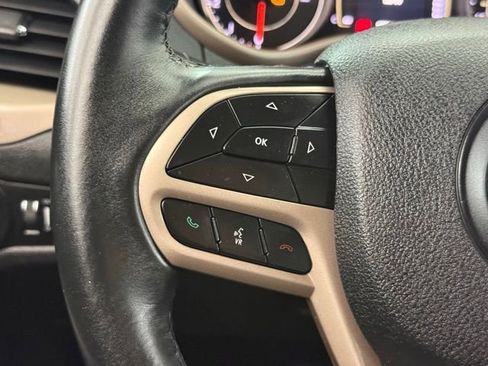 Used 2017 Jeep Cherokee Latitude AWD/4WD image 31