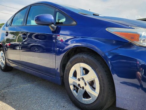 Used 2011 Toyota Prius One image 18