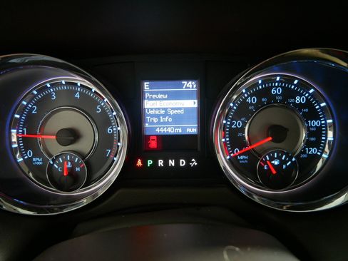 Used 2013 Chrysler Town & Country Touring-L w/ Driver Convenience Group FWD image 21