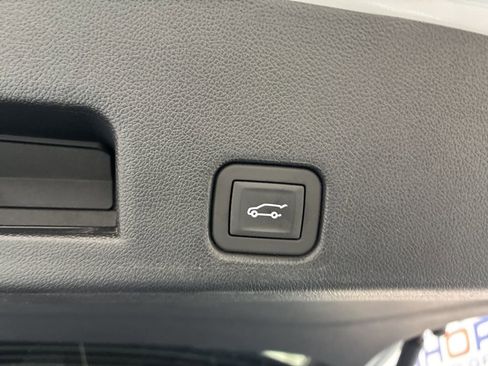 Used 2025 Chevrolet Traverse High Country image 7