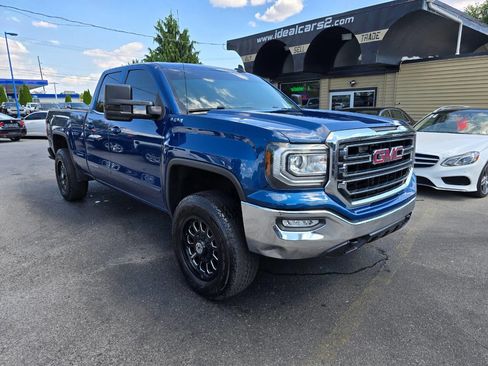 Used 2017 GMC Sierra 1500 SLE w/ SLE Value Package image 1