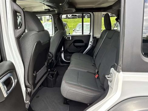 Used 2026 Jeep Wrangler Unlimited Rubicon AWD/4WD image 13