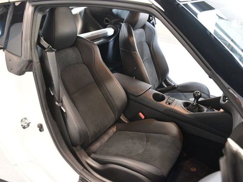 Used 2024 Nissan Z Performance w/ Floor Mat Package RWD image 29