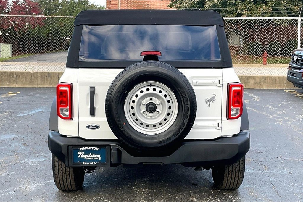 Used 2025 Ford Bronco 2-Door AWD/4WD image 3