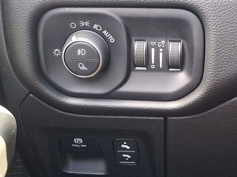 Used 2025 RAM 1500 Big Horn AWD/4WD image 23