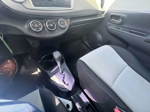 Used 2013 Toyota Yaris L FWD image 18
