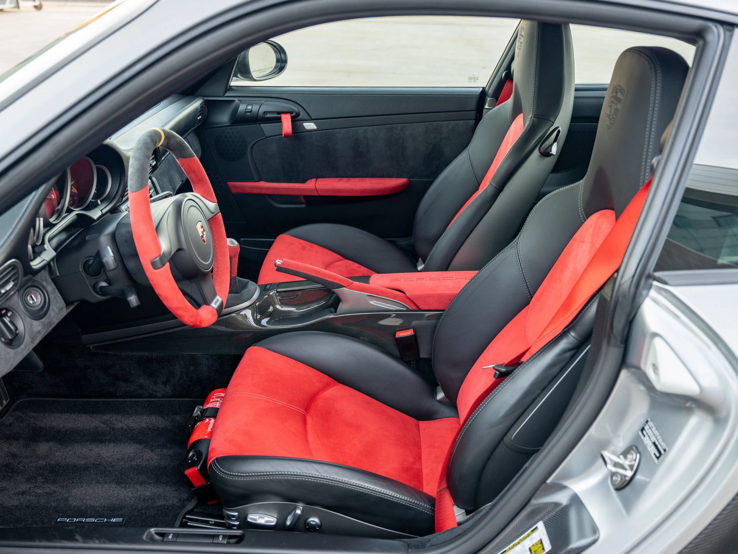 Used 2011 Porsche 911 GT2 RS RWD image 11