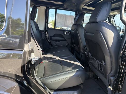 Used 2024 Jeep Wrangler High Altitude AWD/4WD image 17