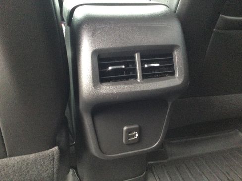 Used 2021 Chevrolet Equinox LT FWD image 11