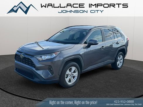 Used 2021 Toyota RAV4 XLE w/ Convenience Package image 2