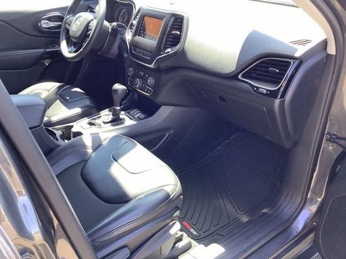 Used 2020 Jeep Cherokee Latitude Plus FWD image 34