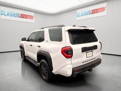 Used 2025 Toyota 4Runner SR5 AWD/4WD image 5