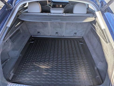 Used 2021 Audi Q8 Prestige w/ Prestige Package image 19