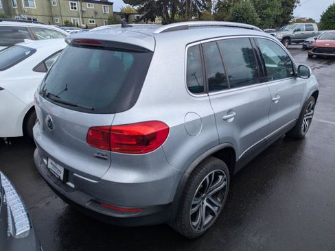 Used 2017 Volkswagen Tiguan SEL AWD/4WD image 7