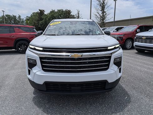 Certified 2025 Chevrolet Traverse LT FWD image 9