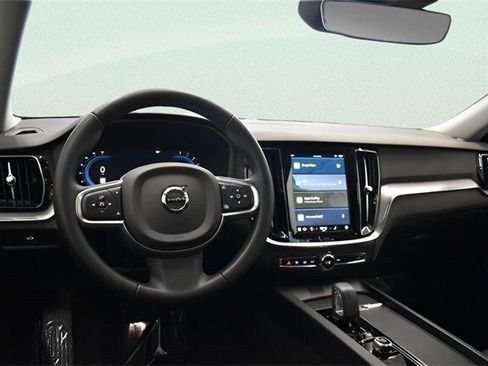 Used 2025 Volvo S60 B5 Core image 25