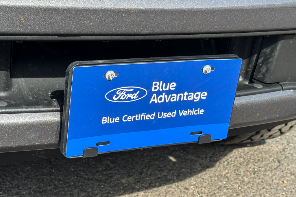 Certified 2022 Ford F350 Lariat w/ Black Appearance Package AWD/4WD image 9