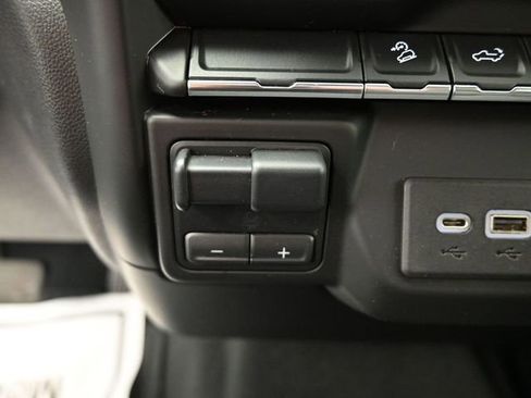 Used 2021 Chevrolet Silverado 1500 Custom Trail Boss image 16