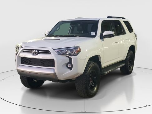Used 2022 Toyota 4Runner TRD Off-Road Premium image 3