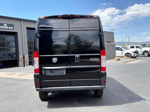 Used 2025 RAM ProMaster 2500 FWD image 4
